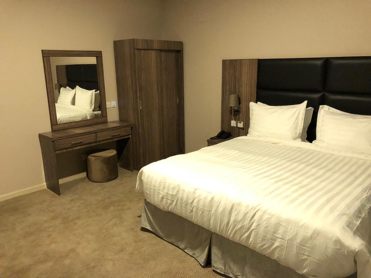 Loren Suites Jeddah Bagian luar foto